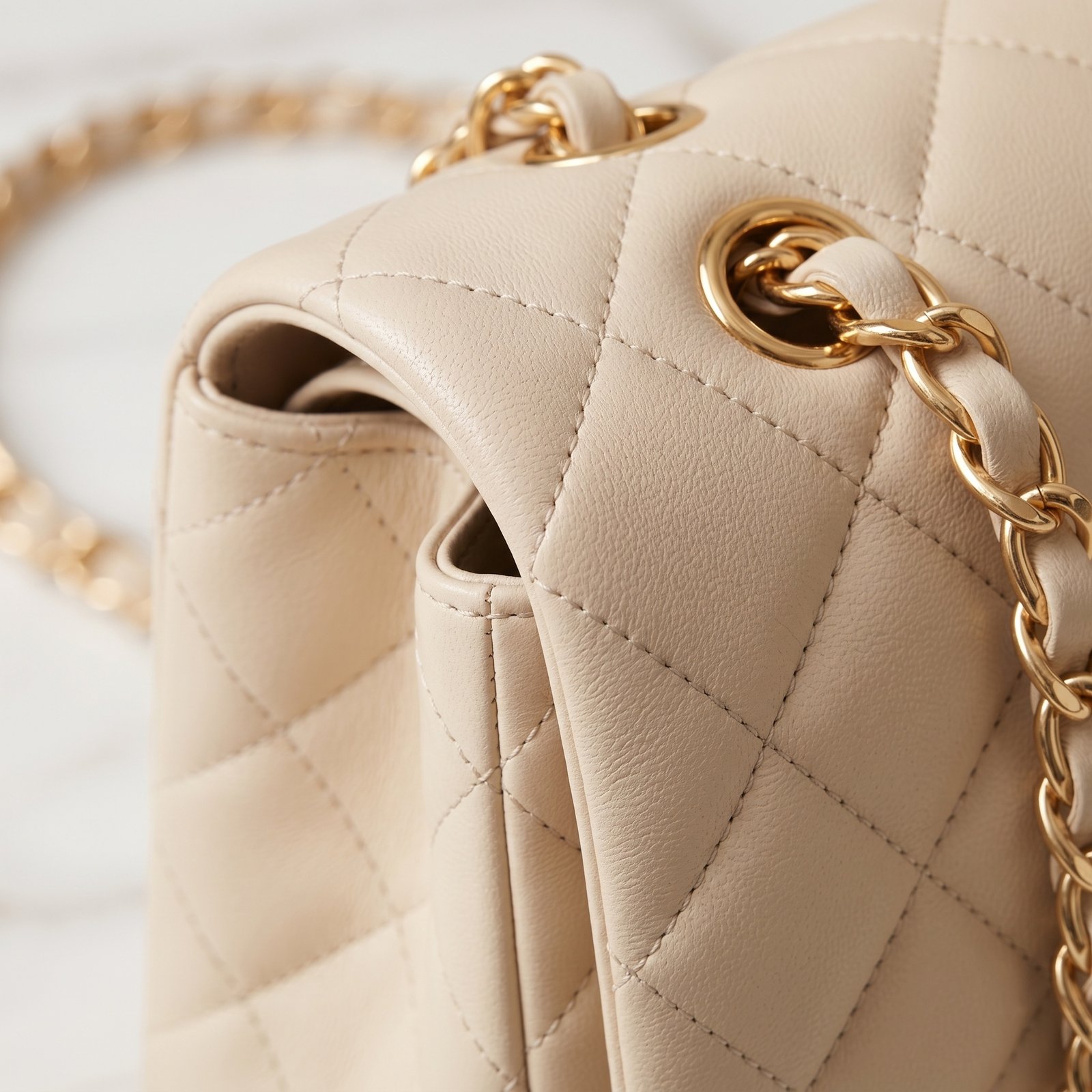 Urban-Bag Parisian Chic Quilted Flap Crossbody & Shoulder Bag - Image 3